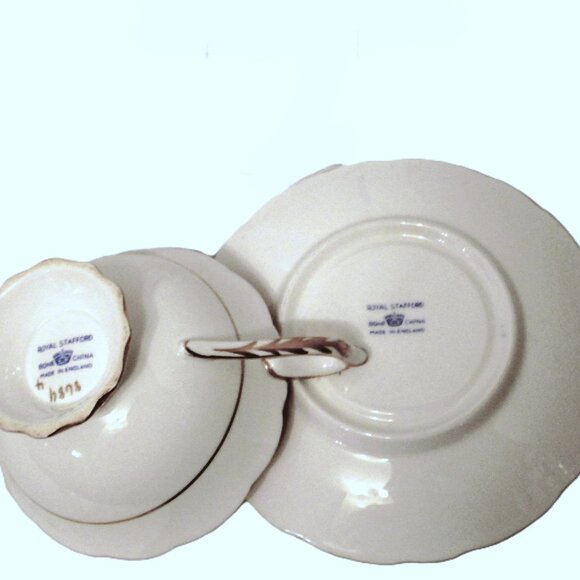 Vtg Royal Stafford bouquet of pink roses,rosebuds,greenery pedestal teacup set - Picture 11 of 12